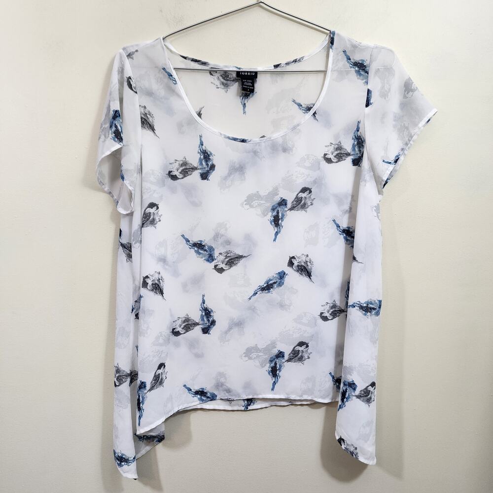 Torrid sheer short sleeve bird print shark bite hemline blouse woman's‎ size 1X